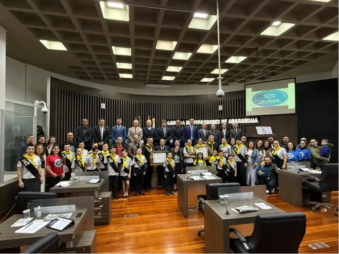 Câmara homenageia ADAD por atuação social em Araranguá Câmara de Vereadores de Araranguá homenageia ADAD por trabalho social e educativo com crianças e adolescentes
