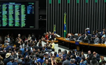 Congresso promulga lei que reduz penas do 8 de janeiro Plenário do Congresso Nacional durante sessão que promulgou a Lei da Dosimetria sobre penas do 8 de janeiro