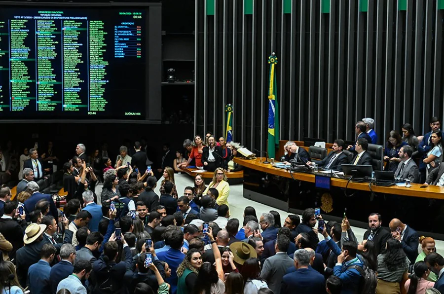 Plenário do Congresso Nacional durante sessão que promulgou a Lei da Dosimetria sobre penas do 8 de janeiro