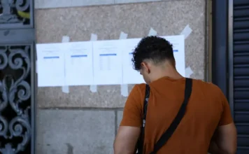 Convocados do CNU têm até terça para escolher lotação Candidato observa lista de convocados do CNU; aprovados para analista técnico-administrativo devem escolher lotação pelo SouGov.br