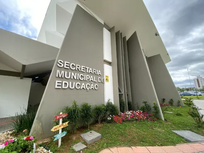 Criciúma cria selo para valorizar equidade racial Fachada da Secretaria Municipal de Educação de Criciúma, responsável pelo Selo Identidade de equidade racial na rede municipal
