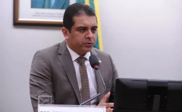Deputados discutem combate à violência infantojuvenil Deputado participa de debate na Câmara dos Deputados sobre prevenção e enfrentamento da violência sexual infantojuvenil