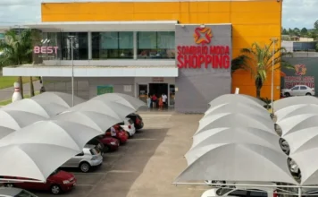 Dia das Mães tem prêmios no Sombrio Moda Shopping Fachada do Sombrio Moda Shopping em Sombrio, onde ocorre campanha de Dia das Mães com sorteios de vales-compras e prêmios para clientes.