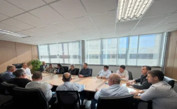 Edital da SC-108 deve sair até o fim de junho Reunião sobre nova licitação da SC-108 reúne autoridades e lideranças regionais em Florianópolis