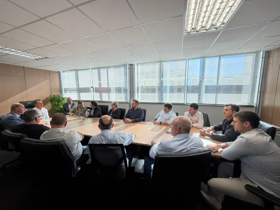 Reunião sobre nova licitação da SC-108 reúne autoridades e lideranças regionais em Florianópolis