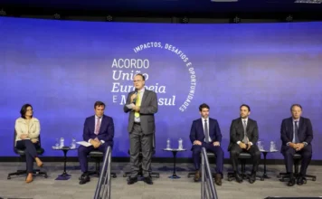 FIESC orienta indústrias de SC sobre acordo Mercosul-UE Seminário da FIESC em Florianópolis debate acordo Mercosul-União Europeia com representantes da indústria e da OAB
