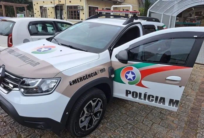 Homem morre após desaparecer no mar em Balneário Rincão Viatura da Polícia Militar de Santa Catarina em imagem ilustrativa para matéria sobre morte acidental em Balneário Rincão