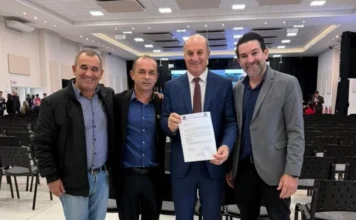 Imóvel dos Bombeiros pode atender entidades em Sombrio Vereadores da Bancada Progressistas entregam requerimento ao deputado José Milton Scheffer sobre cessão do antigo prédio dos Bombeiros em Sombrio