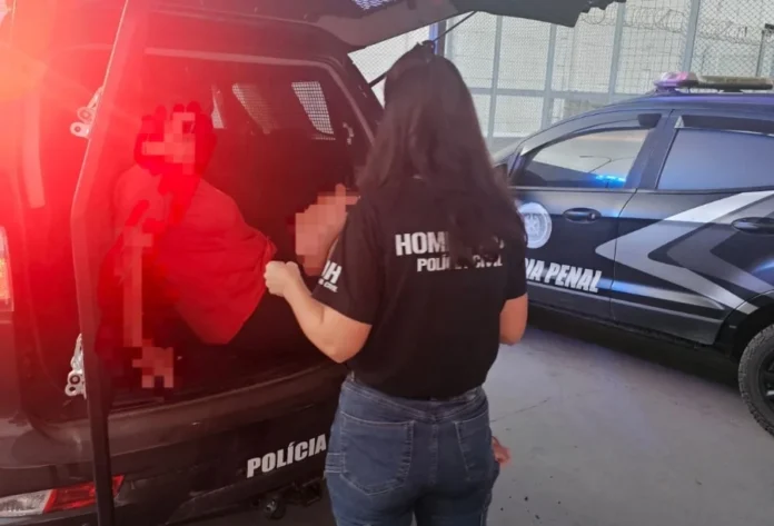 Mulher condenada por homicídio é presa no Rincão Mulher condenada por homicídio é presa pela Polícia Civil em Balneário Rincão e encaminhada à Penitenciária Feminina de Criciúma