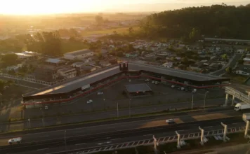 Prefeitura de Maracajá passa a atender em nova sede na BR-101 Nova sede da Prefeitura de Maracajá às margens da BR-101, no bairro Vila Beatriz, onde funciona o Paço Municipal Astir Demétrio da Rocha.