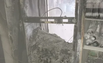 Princípio de incêndio atinge cozinha de comércio em Sombrio Geladeira danificada por princípio de incêndio em cozinha de estabelecimento comercial em Sombrio