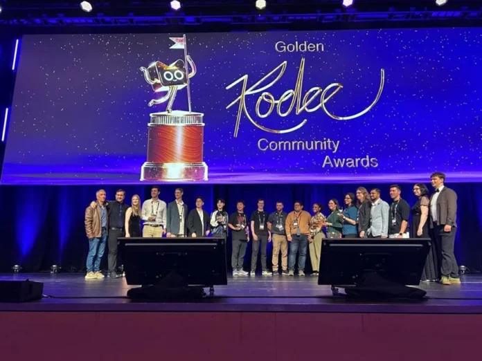 Professor da Unesc ganha prêmio global no ecossistema Kotlin Professor da Unesc participa da cerimônia do Golden Kodee Community Awards, prêmio global do ecossistema Kotlin