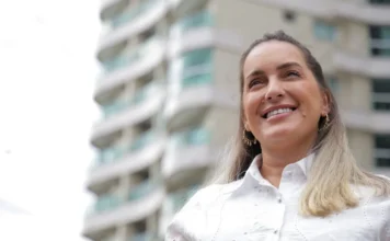 Pronampe Mulher recebe 238 pedidos em Santa Catarina Empreendedora catarinense representa o Pronampe Mulher, linha de crédito do Badesc para empresas lideradas por mulheres em Santa Catarina