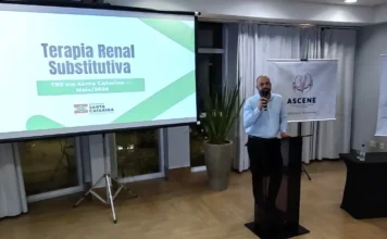 SC amplia rede de hemodiálise e reforça cuidado renal Secretário apresenta dados sobre Terapia Renal Substitutiva em evento da Ascene sobre hemodiálise em Santa Catarina