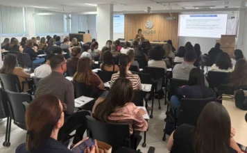 SC reforça cuidado para evitar complicações do diabetes Profissionais da Atenção Primária participam de curso sobre diabetes e prevenção de complicações nos pés em Santa Catarina