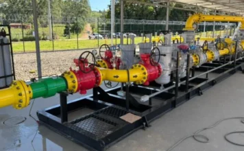 SCGÁS amplia fornecimento de gás no Sul catarinense Estação da SCGÁS em Siderópolis com tubulações de gás natural do Projeto Redes do Sul