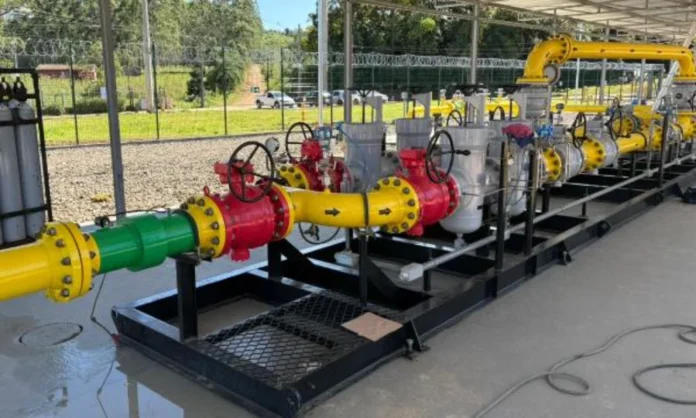 SCGÁS amplia fornecimento de gás no Sul catarinense Estação da SCGÁS em Siderópolis com tubulações de gás natural do Projeto Redes do Sul