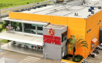 Sombrio Moda Shopping terá troca de figurinhas da Copa Fachada do Sombrio Moda Shopping, ponto de troca de figurinhas da Copa 2026 em Sombrio