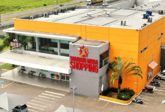 Shopping de Sombrio vira ponto de troca da Copa 2026 Fachada do Sombrio Moda Shopping, ponto de troca de figurinhas da Copa 2026 em Sombrio