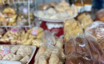 Sombrio Moda Shopping terá feira de produtos coloniais Produtos coloniais e artesanais expostos em feira no Sombrio Moda Shopping, com pães, biscoitos e doces da agricultura familiar.