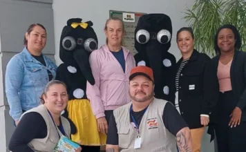 Turvo mobiliza moradores contra avanço da dengue Equipe da Secretaria de Saúde de Turvo realiza ação de prevenção à dengue no bairro Cidade Alta com personagens do Aedes aegypti