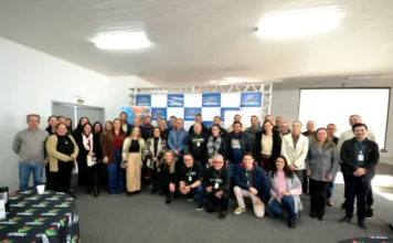 Unesc apoia plano de desenvolvimento em Passo de Torres Representantes da Unesc e lideranças reunidos em Passo de Torres para discutir plano de desenvolvimento socioeconômico do município.