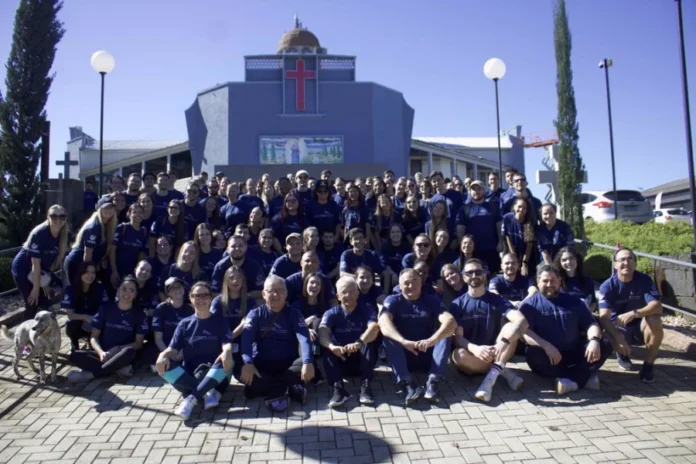 Unesc leva caminhada de contábeis até Caravaggio Professores e acadêmicos de Ciências Contábeis da Unesc durante caminhada do Contabilizando Saúde até o Santuário de Caravaggio, em Nova Veneza
