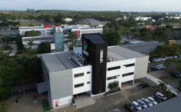 Unesc lidera áreas em SC e avança em ranking mundial Vista aérea do campus da Unesc em Criciúma, universidade comunitária destaque no ranking mundial EduRank 2026
