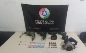 Três homens e uma mulher são detidos por tráfico