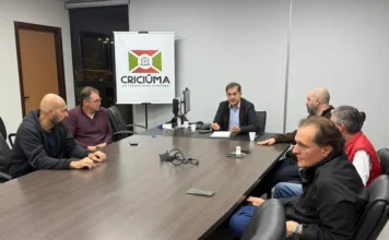 Prefeitura apresenta ações e ouve demandas no Pinheirinho