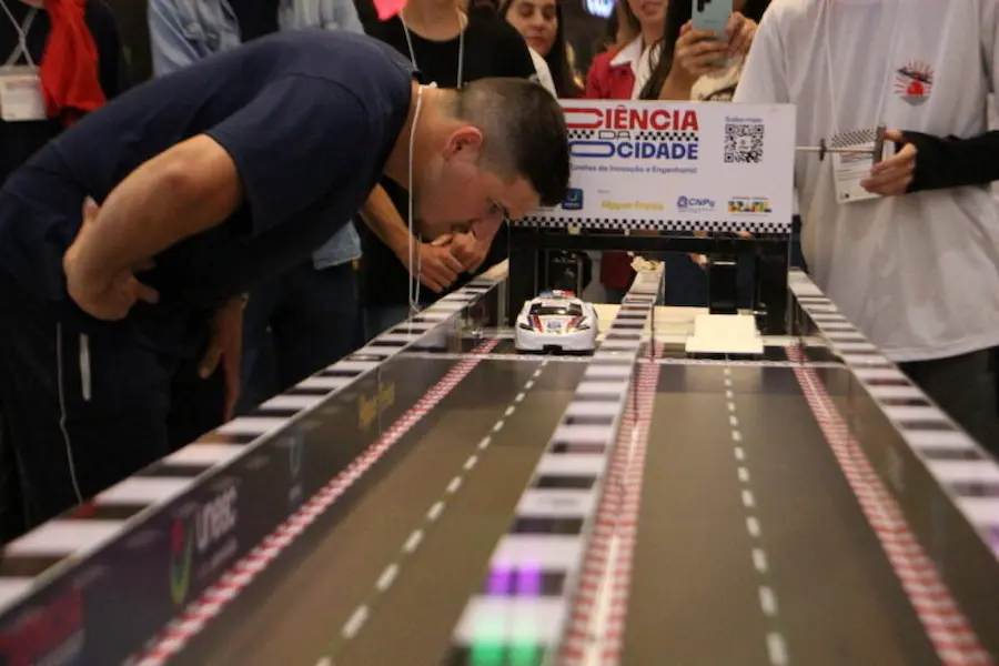 231124-projeto-ciencia-da-velocidade-unesc-mayara-6-768x512