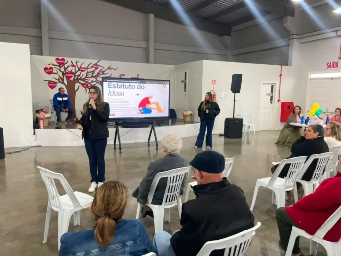 Arroio promove conscientização com a Terceira Idade Palestra sobre Estatuto do Idoso e violência contra idosos durante encontro da Terceira Idade em Balneário Arroio do Silva