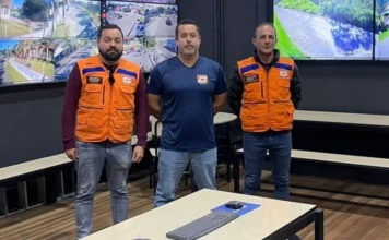 Defesa Civil de Araranguá reforça integração regional Equipe da Defesa Civil de Araranguá em visita técnica à Defesa Civil de Criciúma para discutir sistema integrado de monitoramento e ações preventivas contra impactos do El Niño.