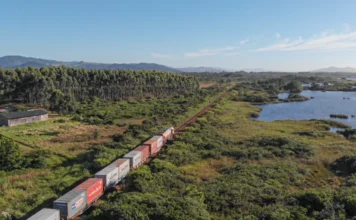 FTC reforça ações ambientais no Sul de Santa Catarina Trem da Ferrovia Tereza Cristina percorre área verde no Sul de Santa Catarina em meio a ações de sustentabilidade ambiental