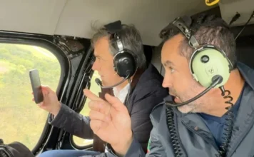 Prefeito sobrevoa rios para prevenir cheias em Criciúma Prefeito Vagner Espindola participa de sobrevoo técnico em helicóptero para avaliar rios e pontos de atenção em Criciúma