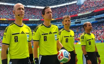Ramon Abatti Abel estreia na Copa do Mundo 2026 Ramon Abatti Abel e equipe de arbitragem entram em campo na Copa do Mundo 2026 antes da partida entre Bélgica e Egito, em Seattle