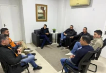 Rodovia entre Araranguá e Meleiro terá pedido à Defesa Civil Reunião na Câmara de Vereadores de Araranguá discute melhorias na rodovia entre Araranguá e Meleiro para reduzir alagamentos em dias de chuva.