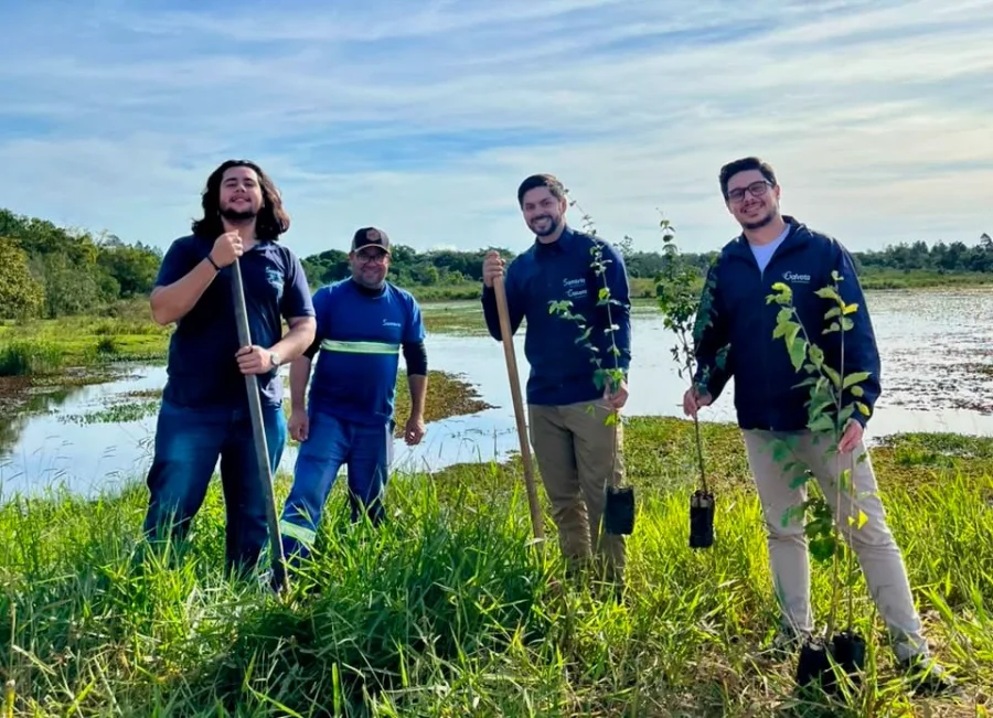 Sombrio Saneamento realiza ações de preservação ambiental Colaboradores da Sombrio Saneamento realizam plantio de mudas nativas na Lagoa da Guarita durante ação da Semana do Meio Ambiente em Sombrio