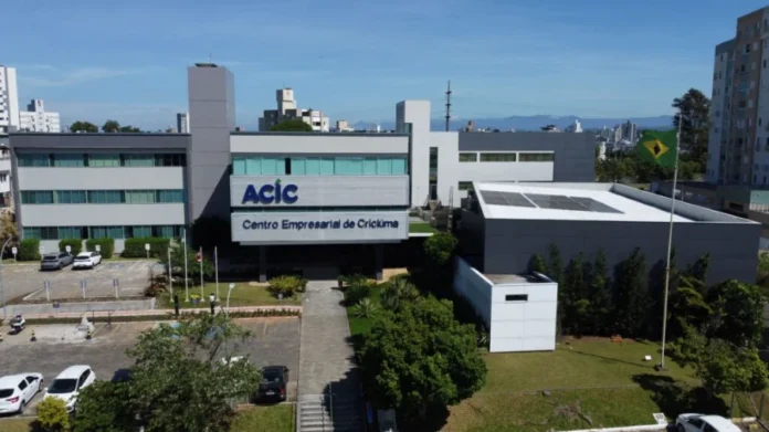Unesc destaca parceria nos 82 anos da Acic em Criciúma Fachada da Acic em Criciúma, entidade empresarial parceira da Unesc que completa 82 anos de atuação no Sul catarinense.