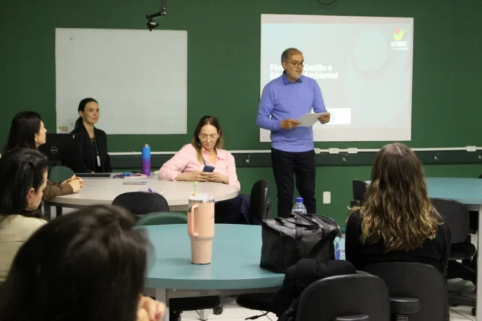 Unesc discute sustentabilidade em fórum de gestão ambiental Fórum Interno de Gestão e Educação Ambiental da Unesc reúne comunidade acadêmica para debater sustentabilidade em Criciúma