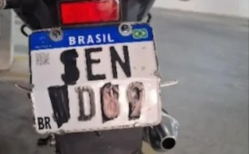 Homem é detido com placa de moto adulterada em Criciúma
