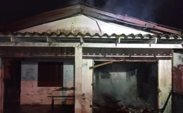 Incêndio atinge garagem de casa desabitada em Gaivota