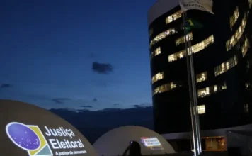 TSE adia decisão sobre pesquisa eleitoral da AtlasIntel
