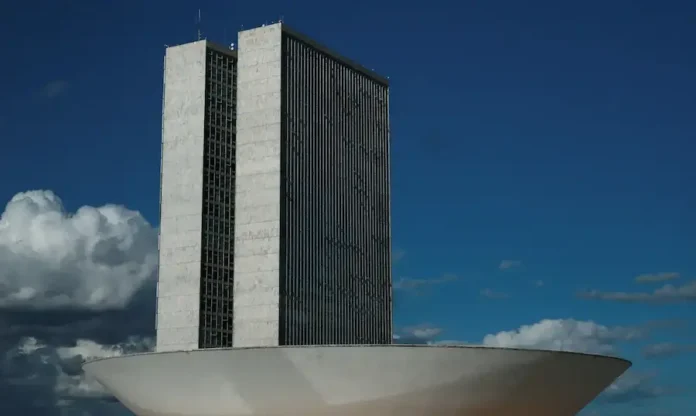 monumentos_brasilia_cupula_plenario_da_camara_dos_deputados3103201339 (1)