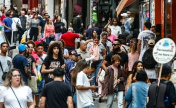 Pobreza atinge menor nível nas metrópoles