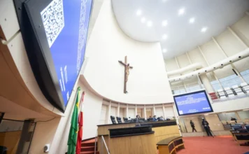 Bets, Lula e idosos dominam sessão ordinária da Alesc Sessão ordinária da Alesc em Florianópolis debate apostas esportivas on-line, visita de Lula a SC e políticas para idosos