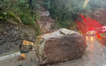 Serra do Rio do Rastro é interditada após queda de barreira Foto: Divulgação PMRv