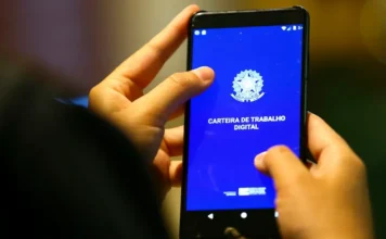 Desemprego cai para 5,4% e bate recorde no trimestre