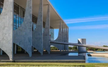 Lei da Reciprocidade pode embasar reação do Brasil aos EUA