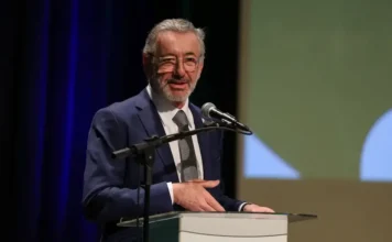 Brasil mantém negociações para evitar tarifas dos EUA